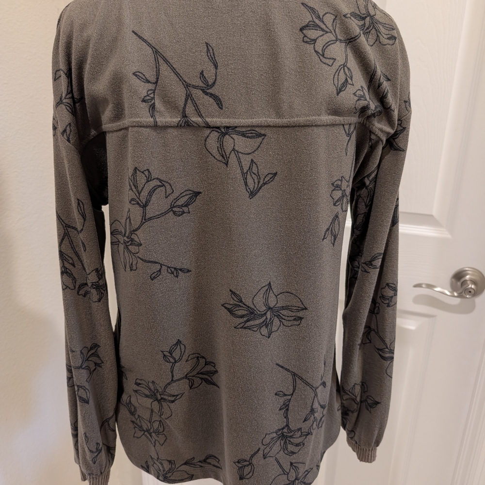 C&C California Heather Gray Floral Top